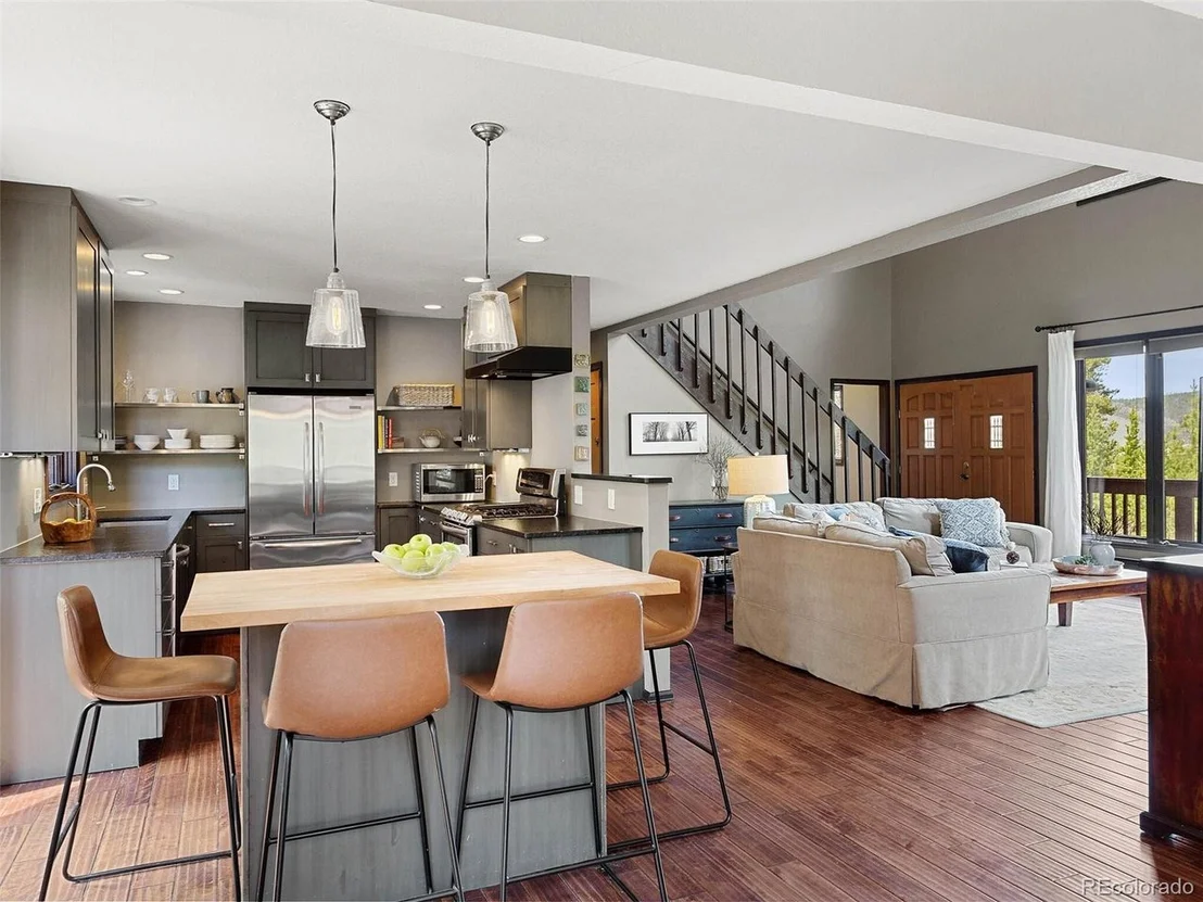 Photo of 400 Golden Dr