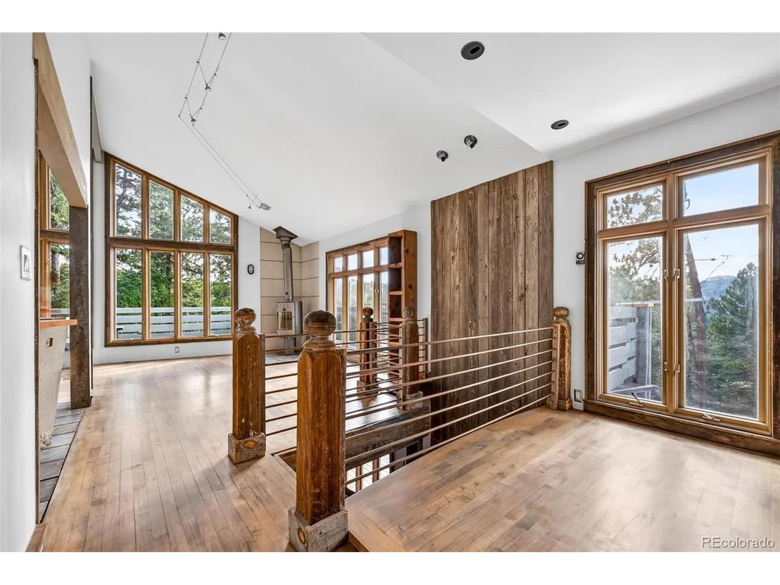 Photo of 4620 Hilltop Rd