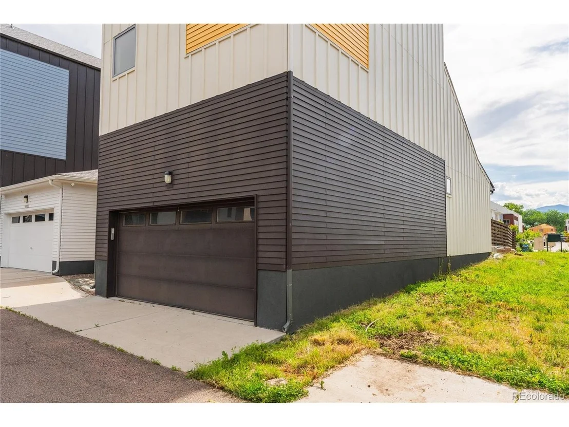 Photo of 6892 Juniper Ct
