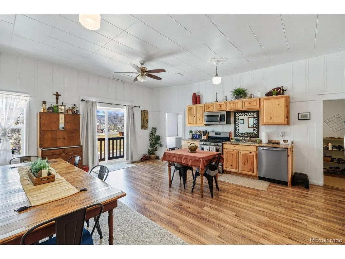 Photo of 104 N 3rd St