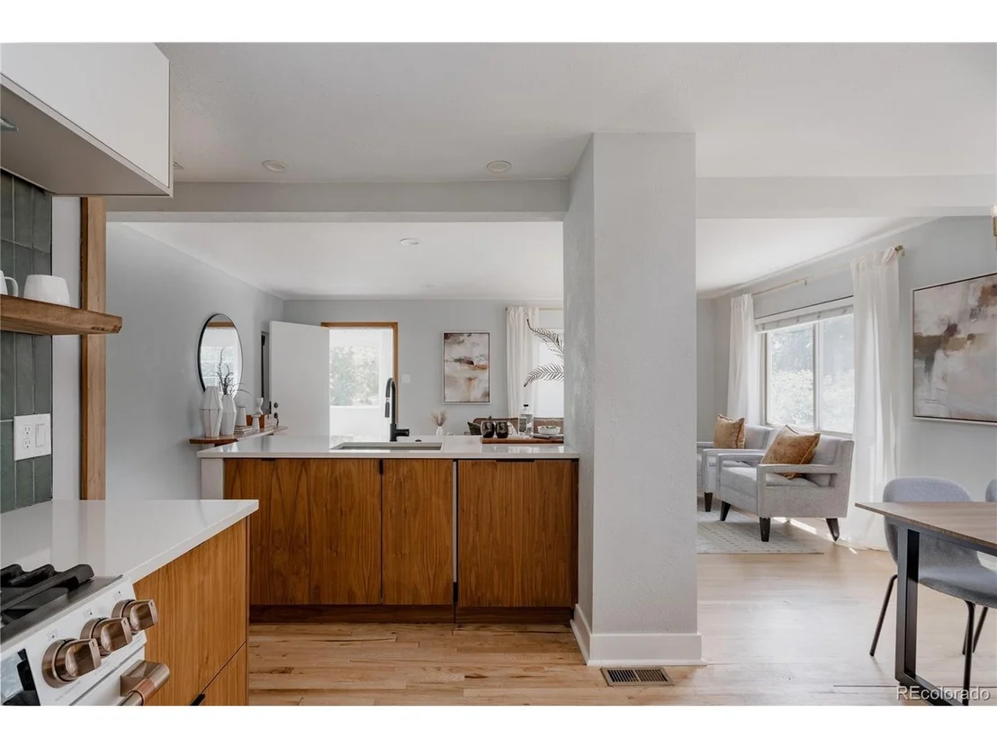Photo of 3733 Sheridan Blvd