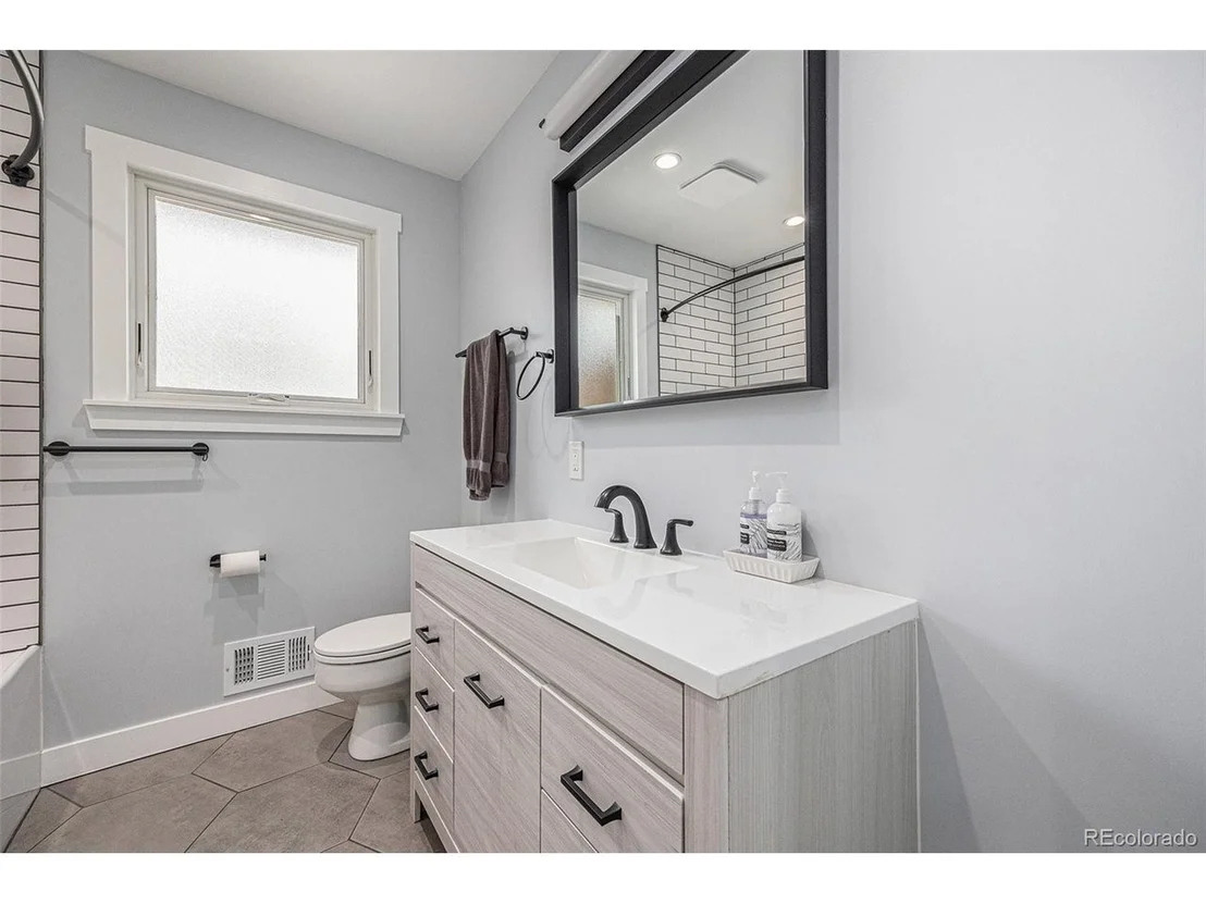 Photo of 760 Dean Dr