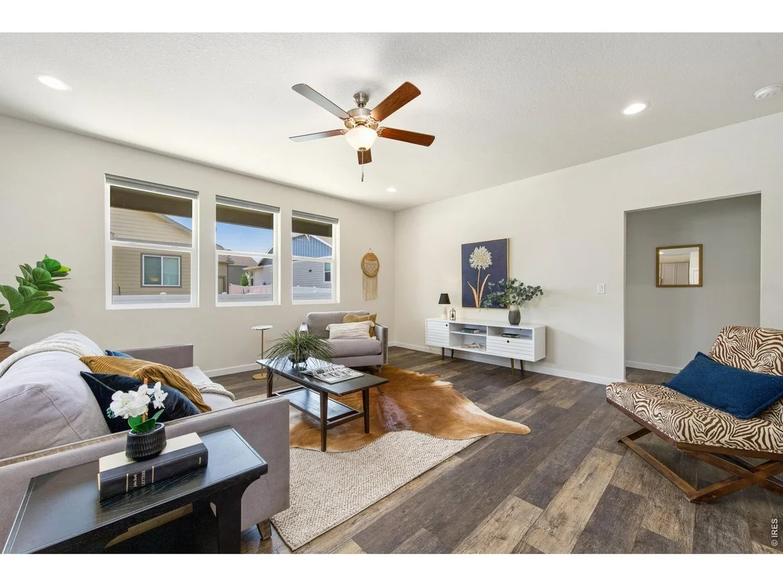Photo of 1141 E Ibex Dr