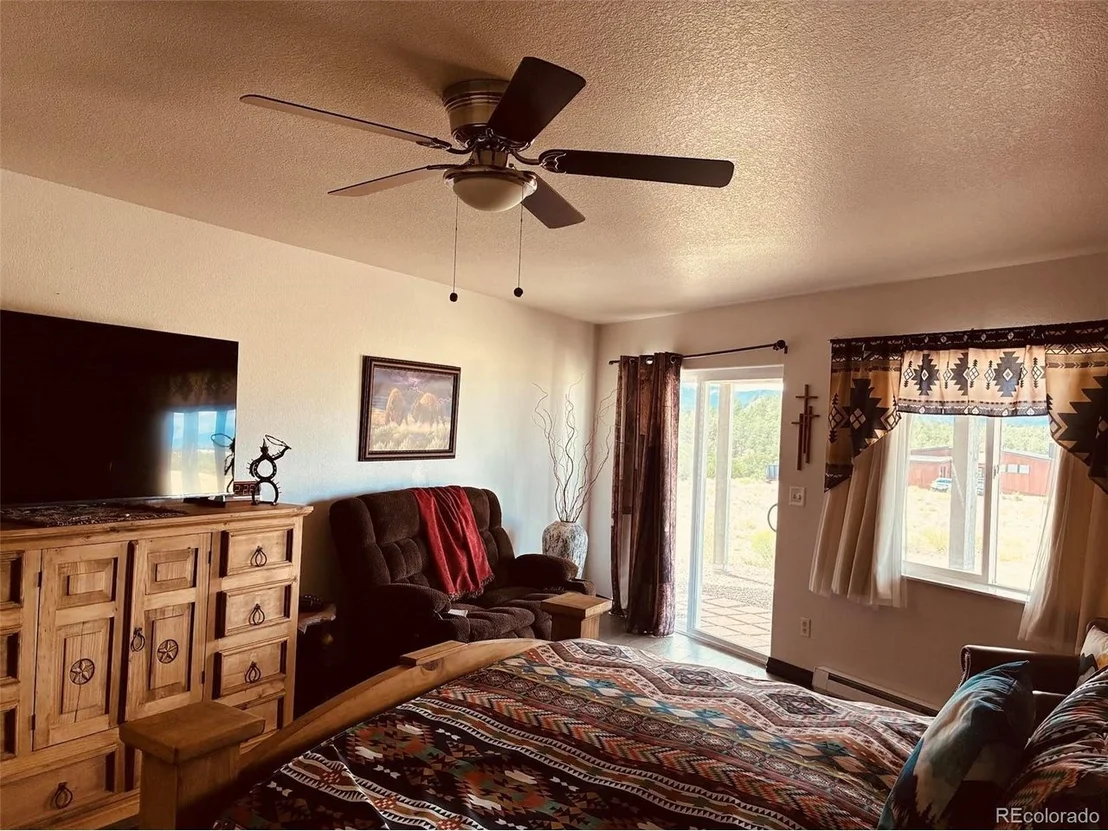Photo of 136 Arapahoe Cir