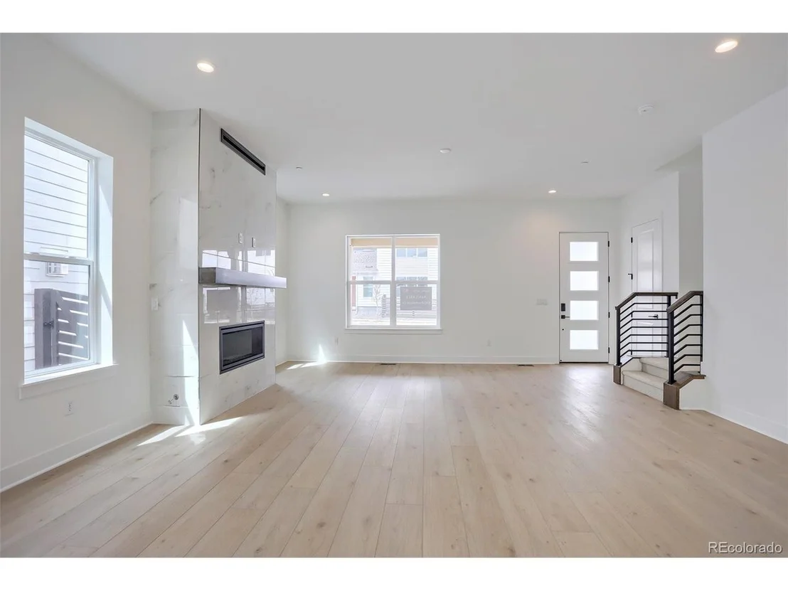 Photo of 980 Promenade Dr