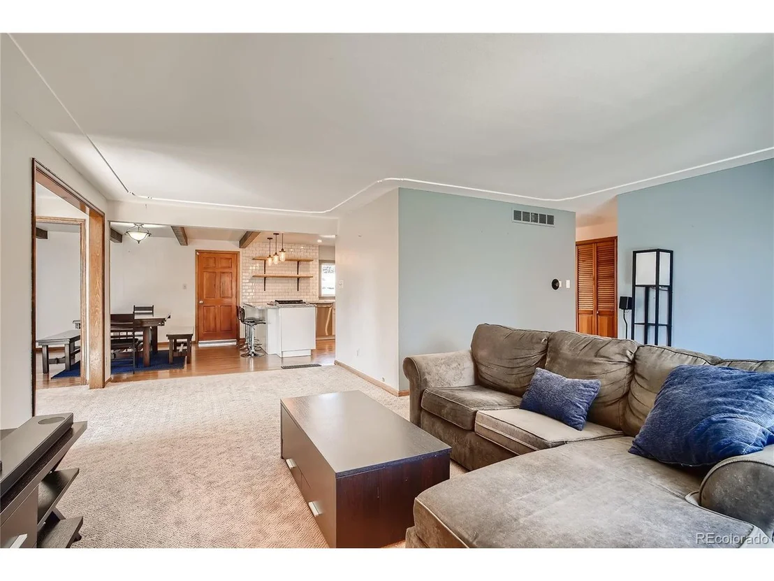 Photo of 6988 Carr Ct