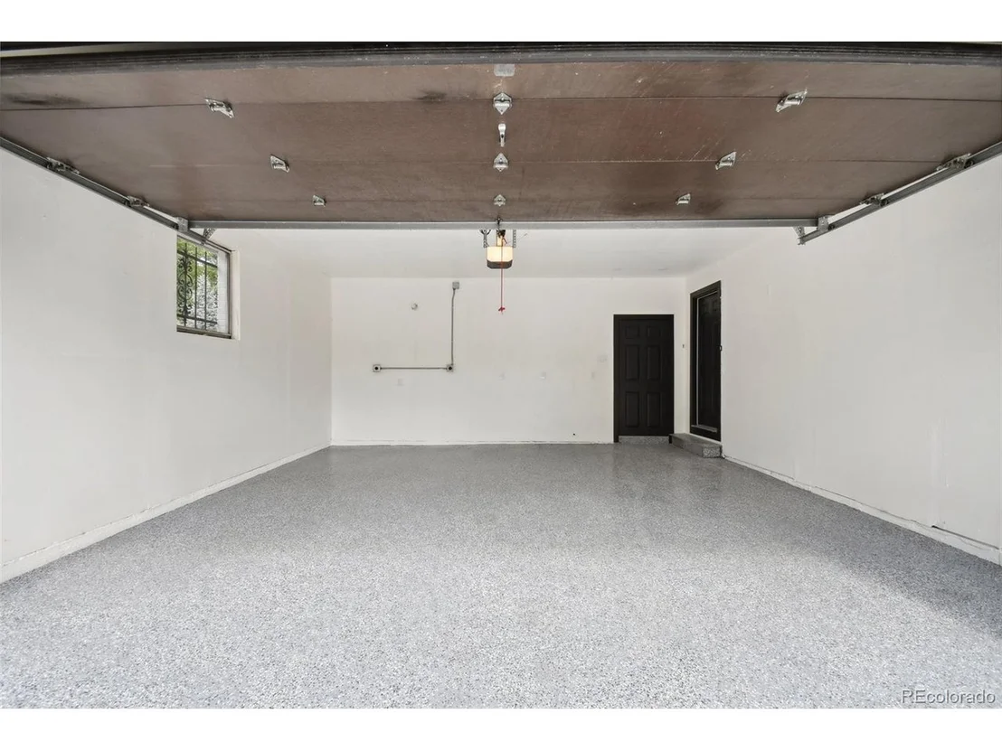 Photo of 605 W Easter Pl
