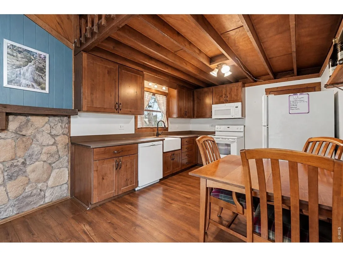 Photo of 280 Streamside Dr