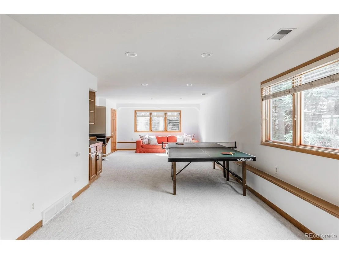 Photo of 847 Racquet Ln