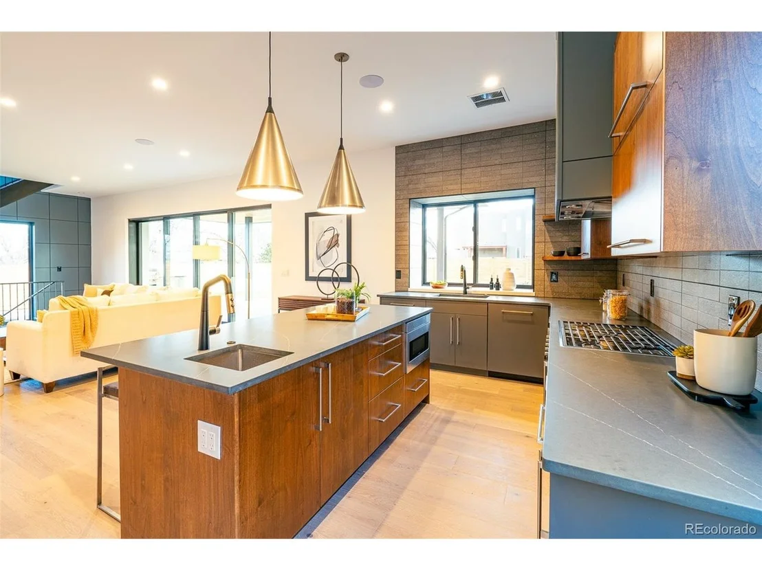 Photo of 2126 Vine Ave