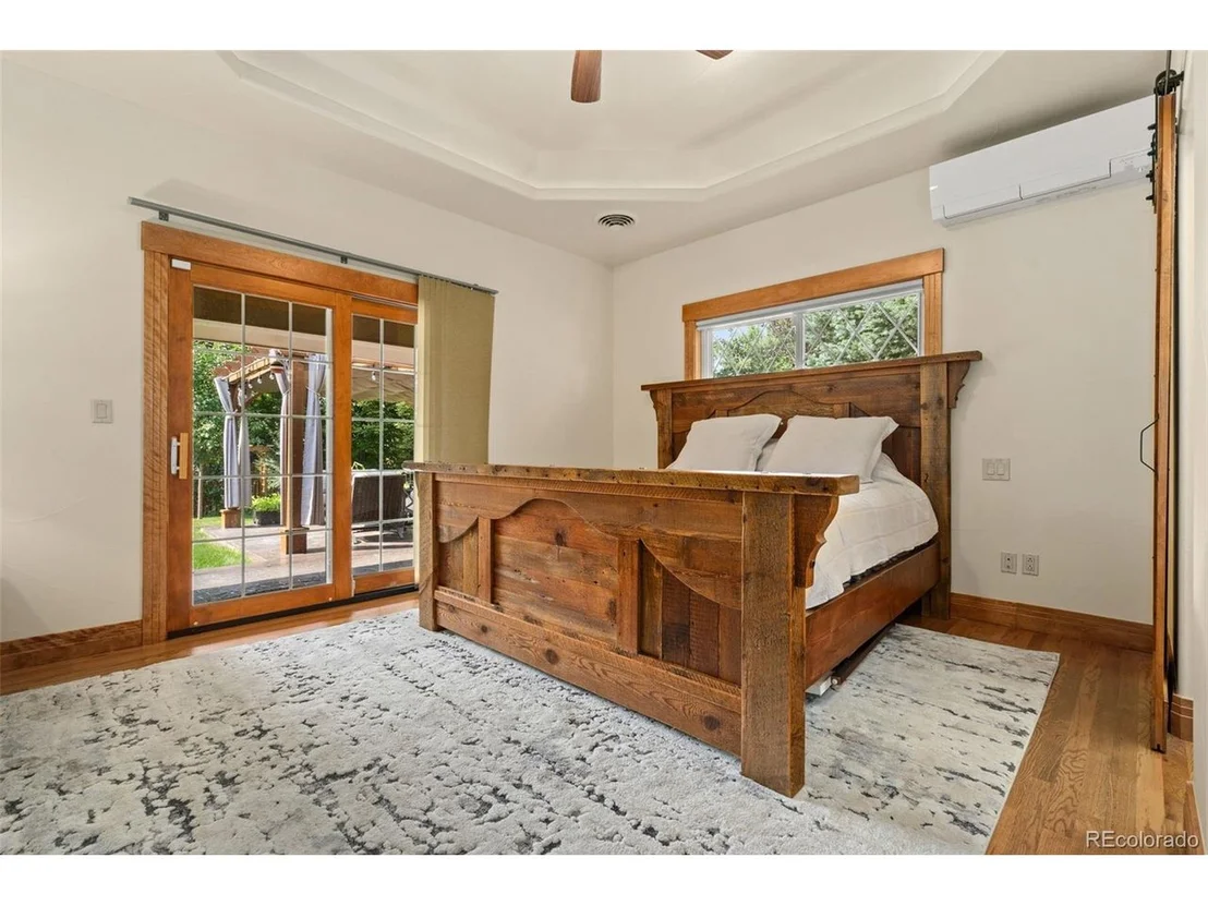 Photo of 3035 Deframe Rd