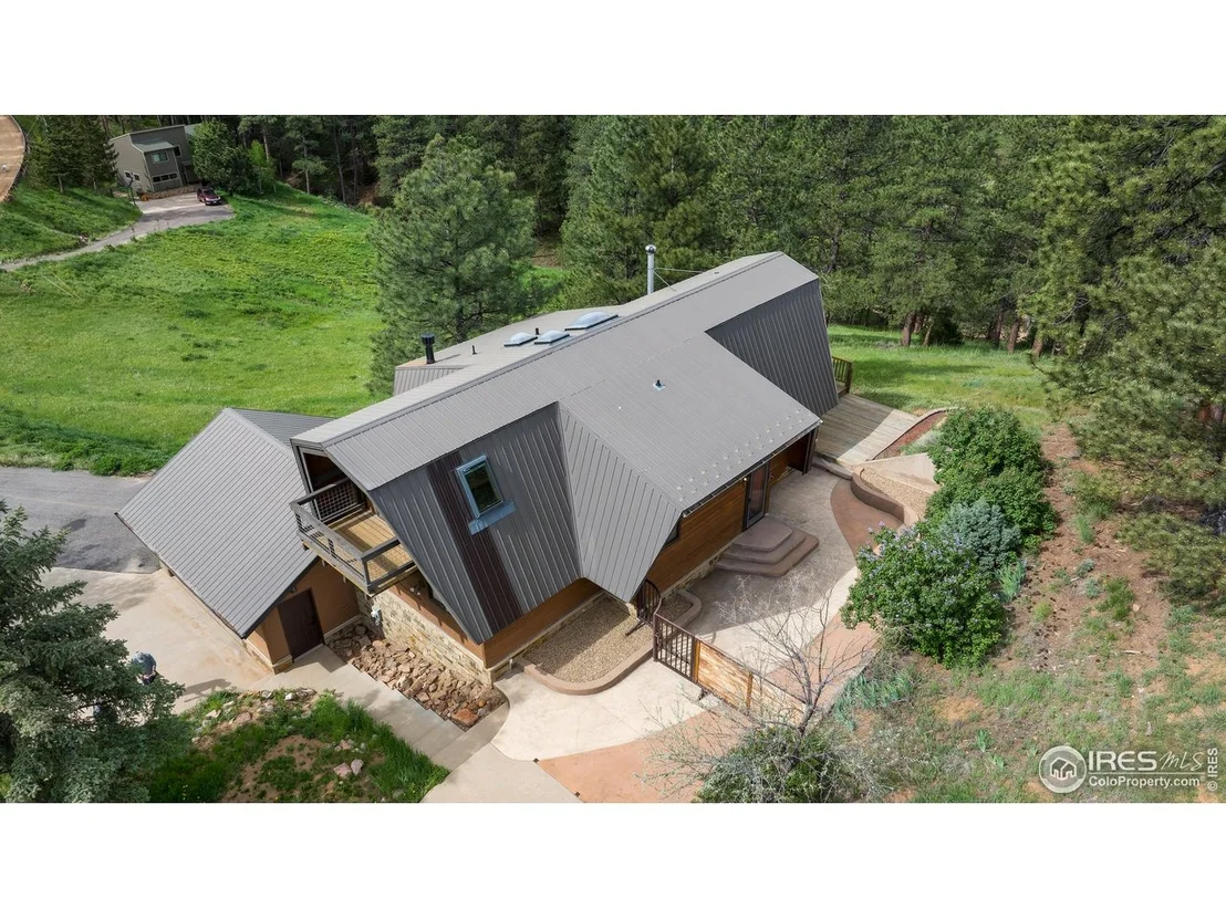 Photo of 604 Bow Mountain Rd