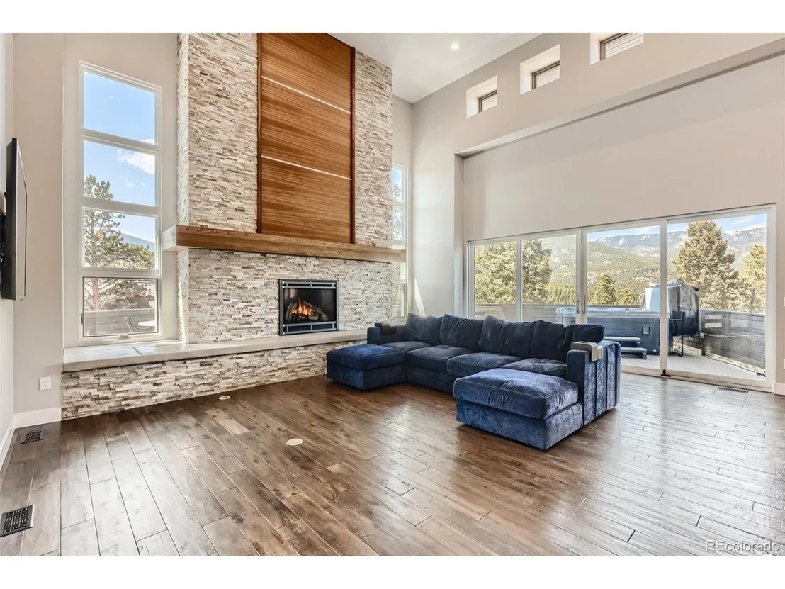 Photo of 422 Highlands Dr