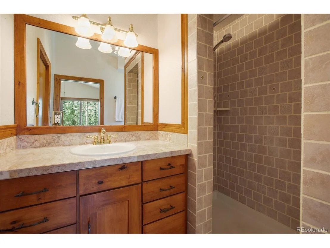 Photo of 635 Ridge Dr