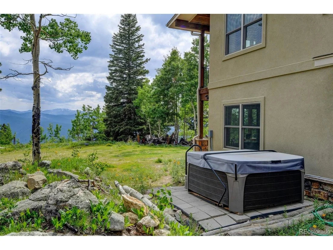 Photo of 1555 Three Peaks Rd