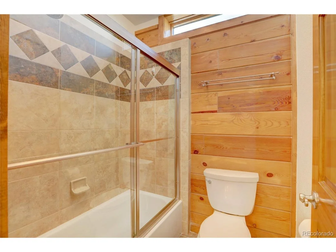 Photo of 6584 Lakeside Cir