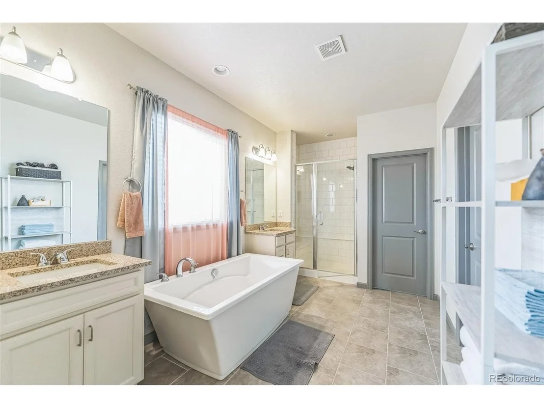 Photo of 13329 Newport Cir