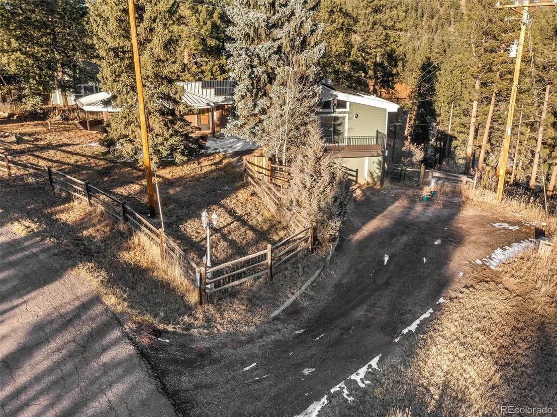 Photo of 19377 Hill Dr