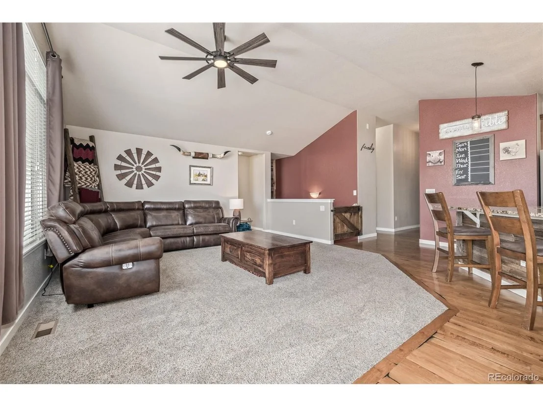 Photo of 215 Dee Rd