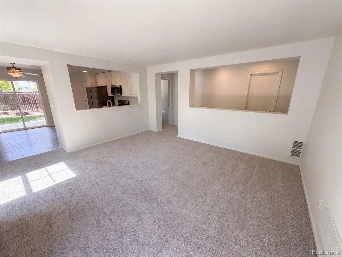 Photo of 886 Sagebrush Dr