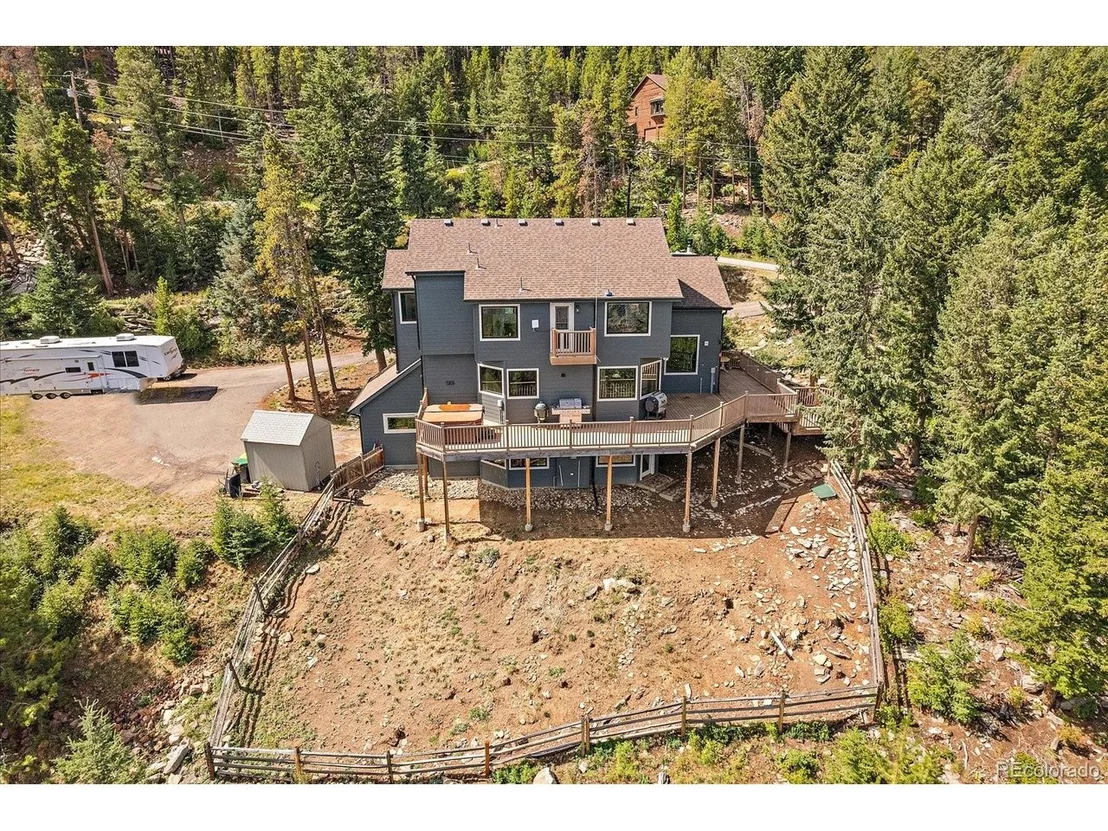 Photo of 977 Saddle Ridge Dr