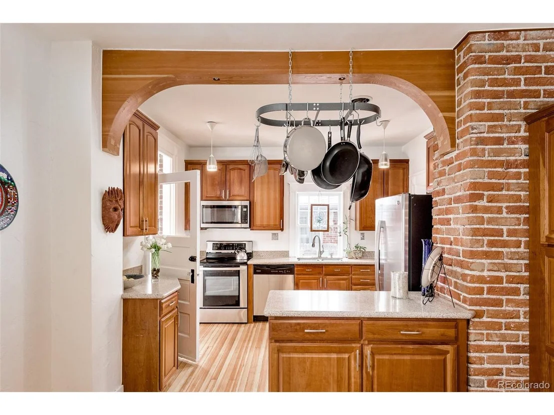 Photo of 2556 Eudora St