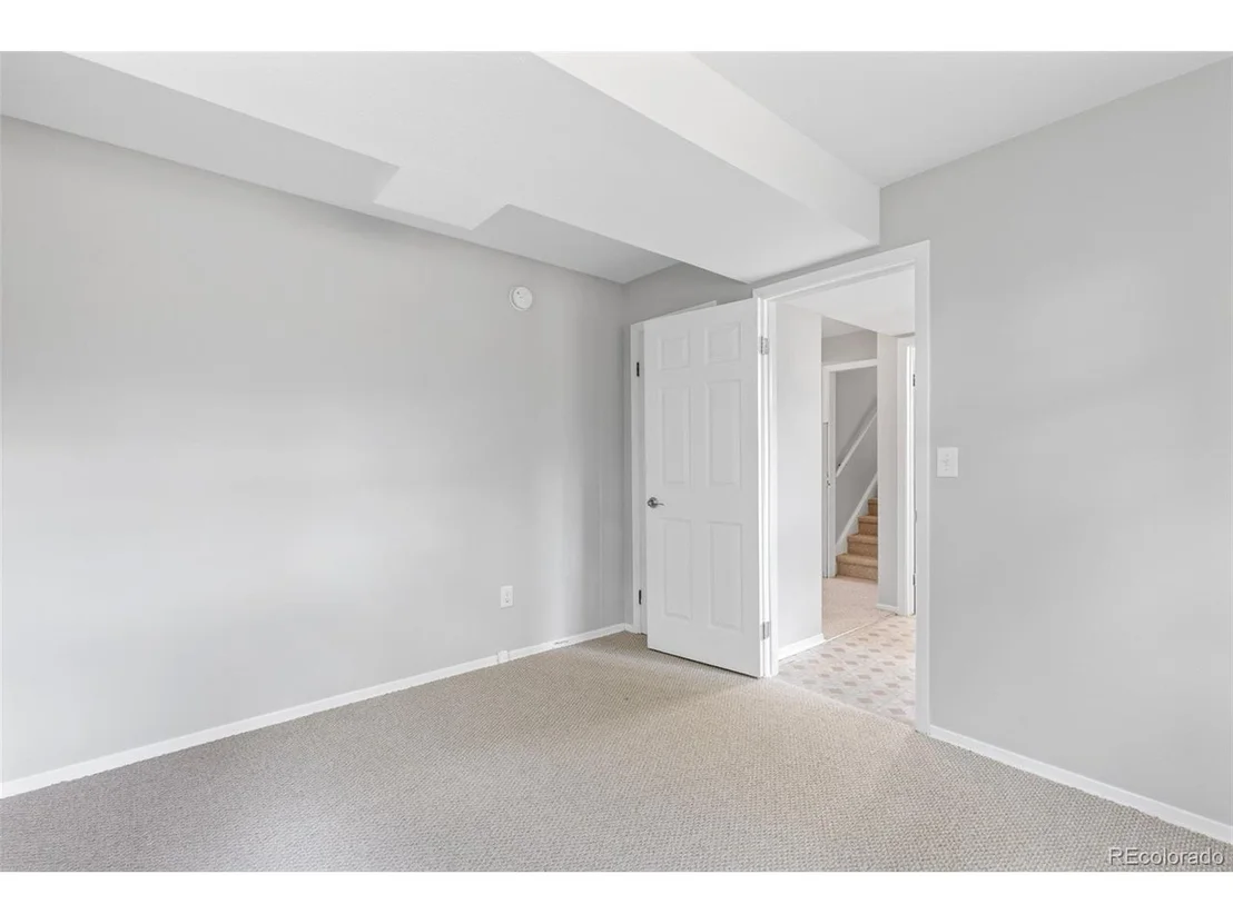 Photo of 335 Manhattan Dr