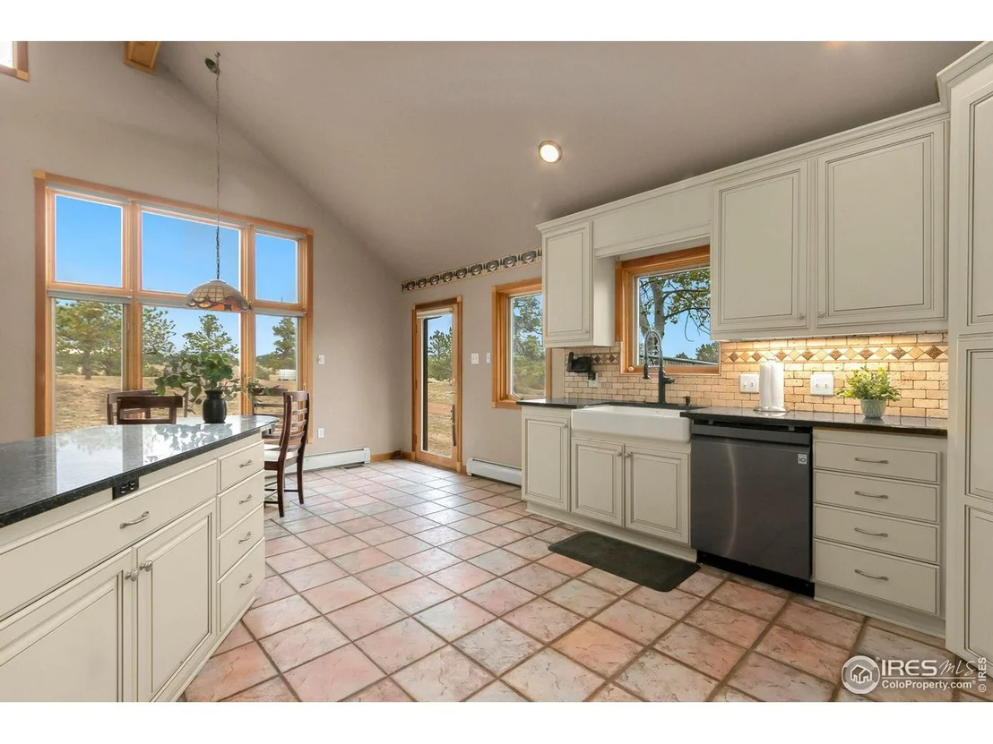 Photo of 9512 Red Mountain Rd