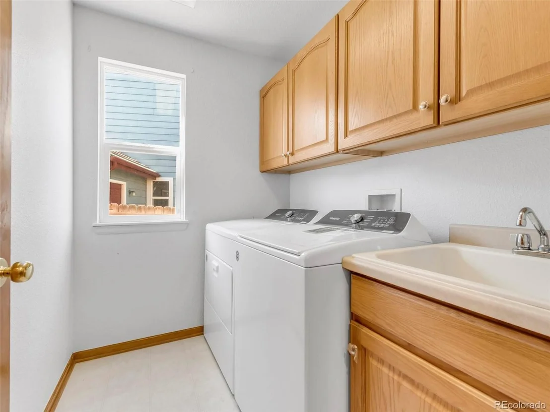 Photo of 903 Grays Peak Dr