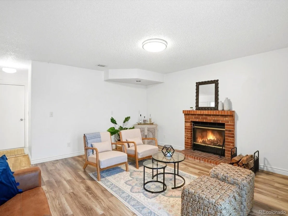 Photo of 3863 W 63rd Pl