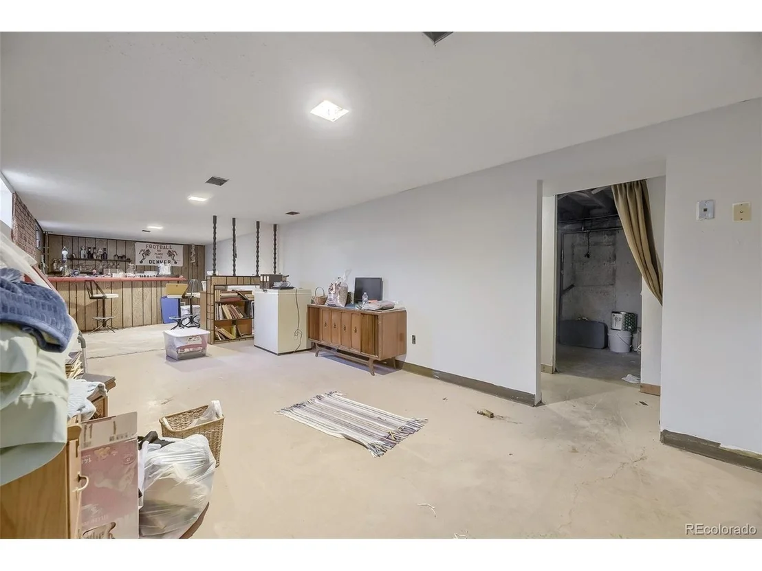 Photo of 7680 James Way