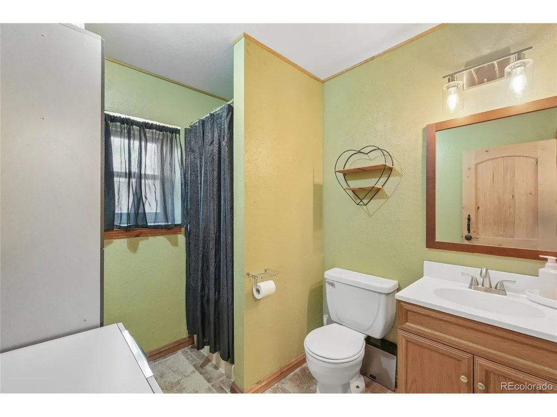 Photo of 208 Madison Dr