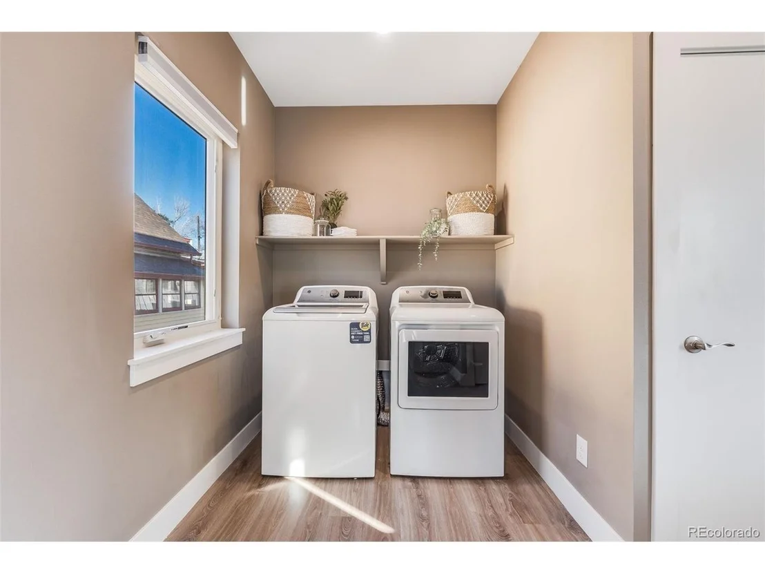Photo of 3880 Sheridan Blvd