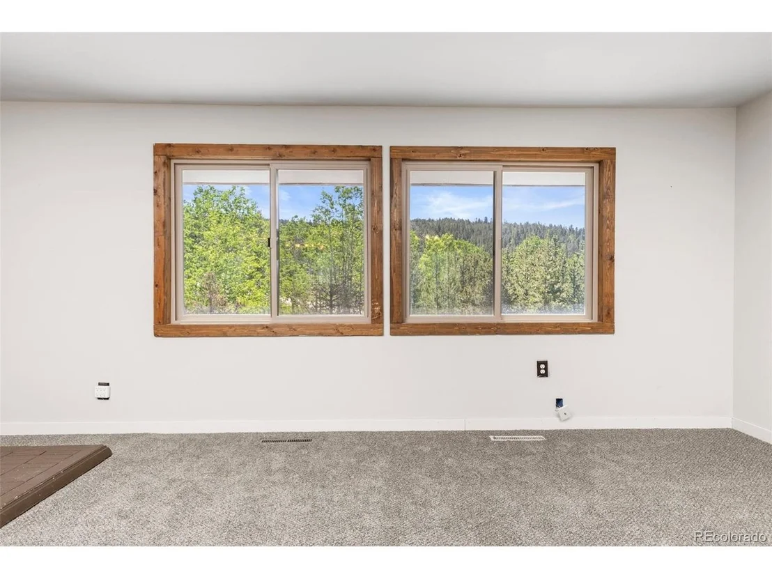 Photo of 283 Foxtail Dr