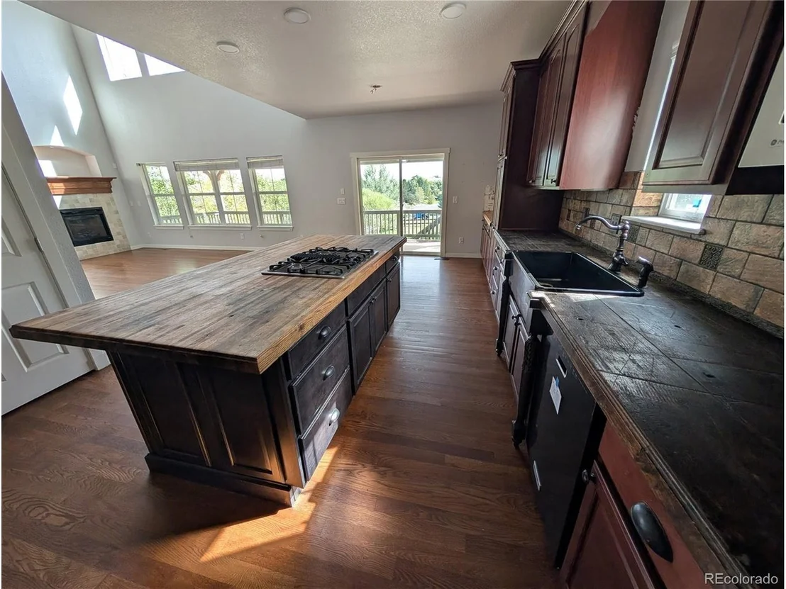 Photo of 4590 Pleasant Valley Cir