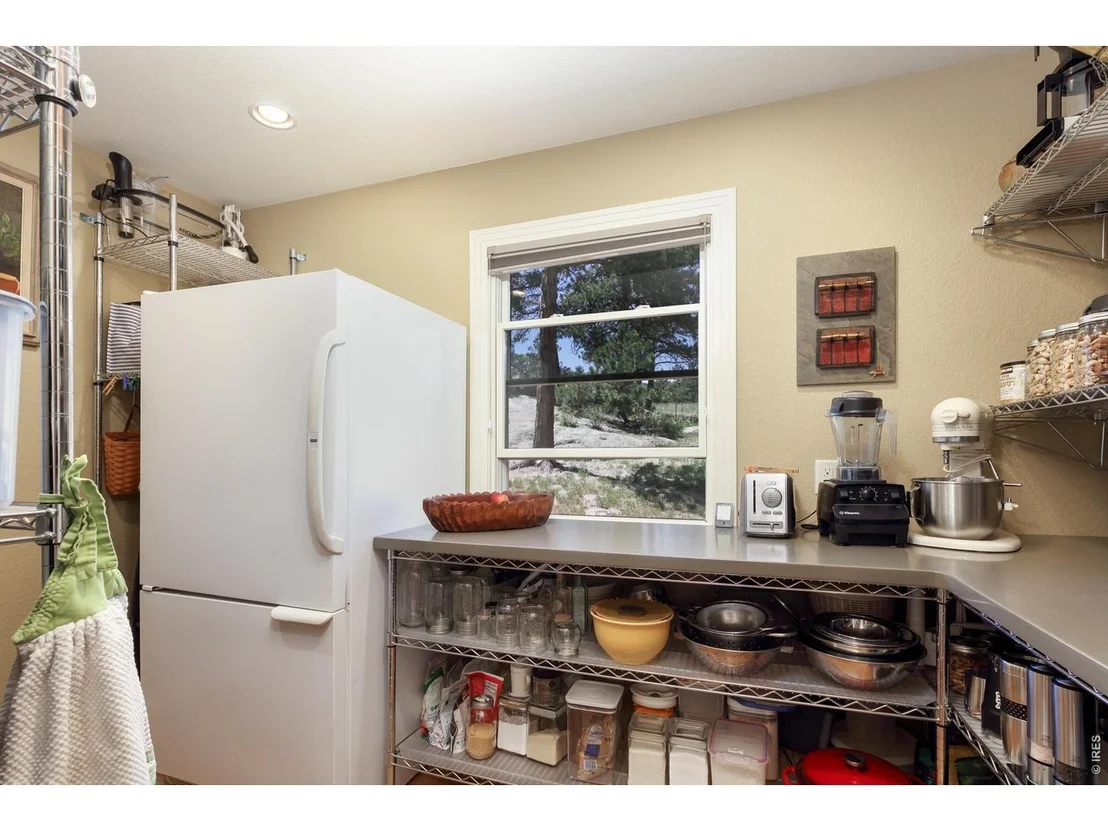 Photo of 300 Colard Ln