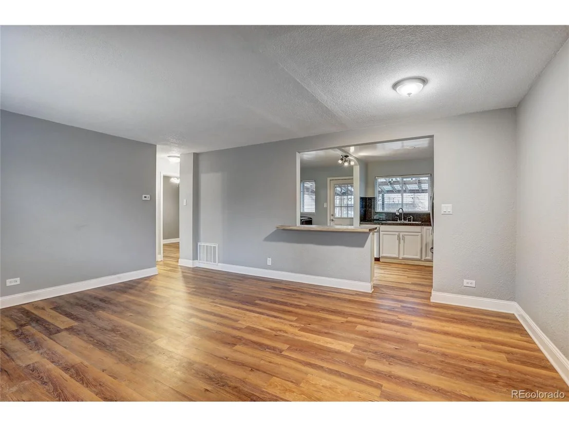 Photo of 2221 W Custer Pl