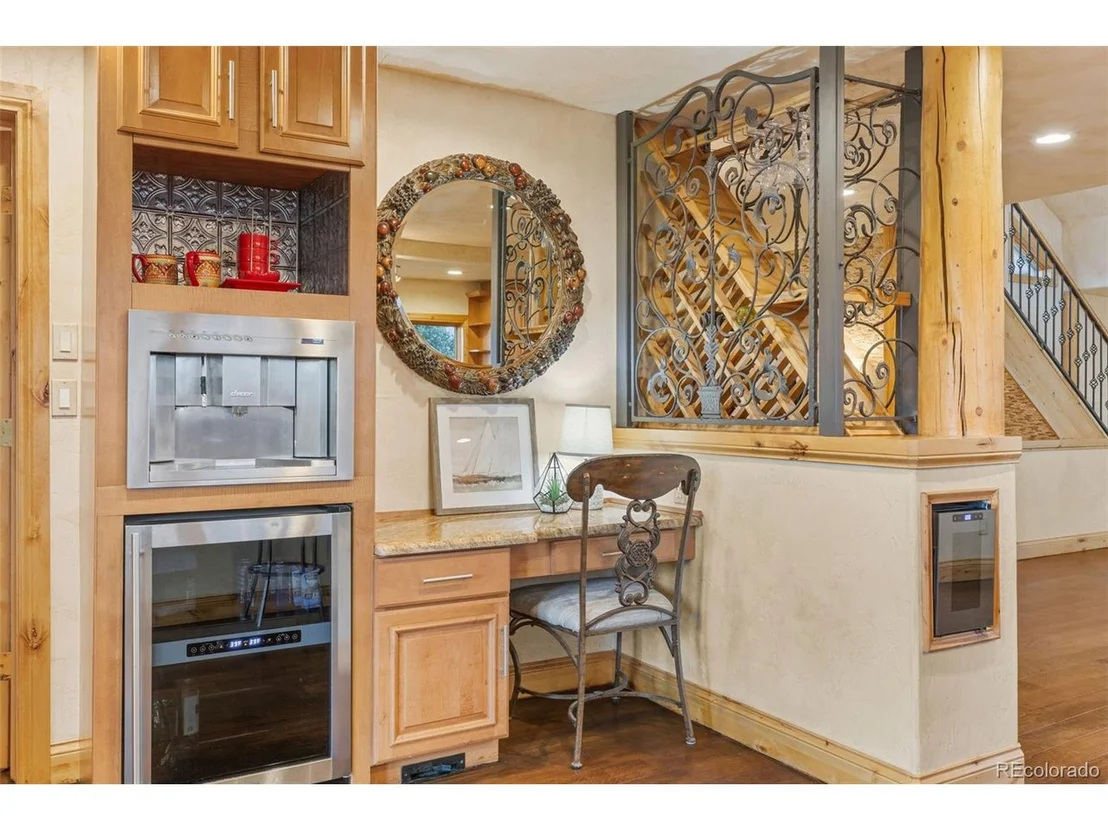 Photo of 27400 Overlook Dr