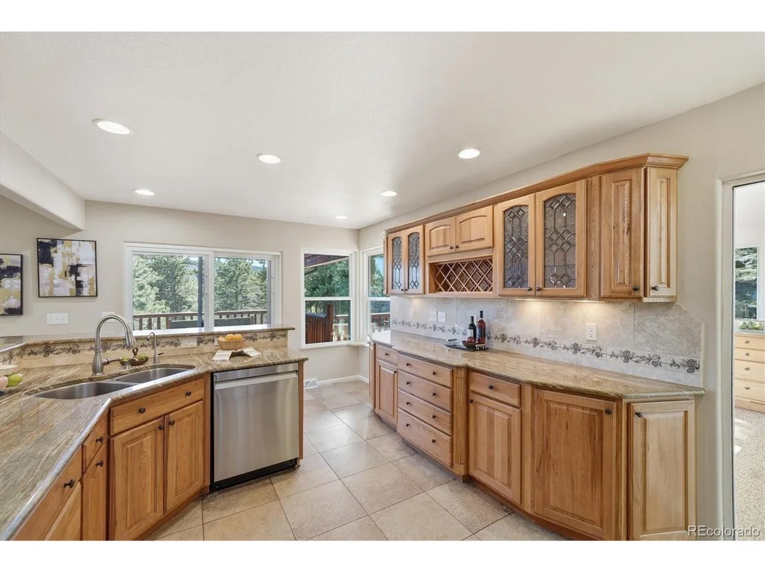 Photo of 8969 Hillview Rd