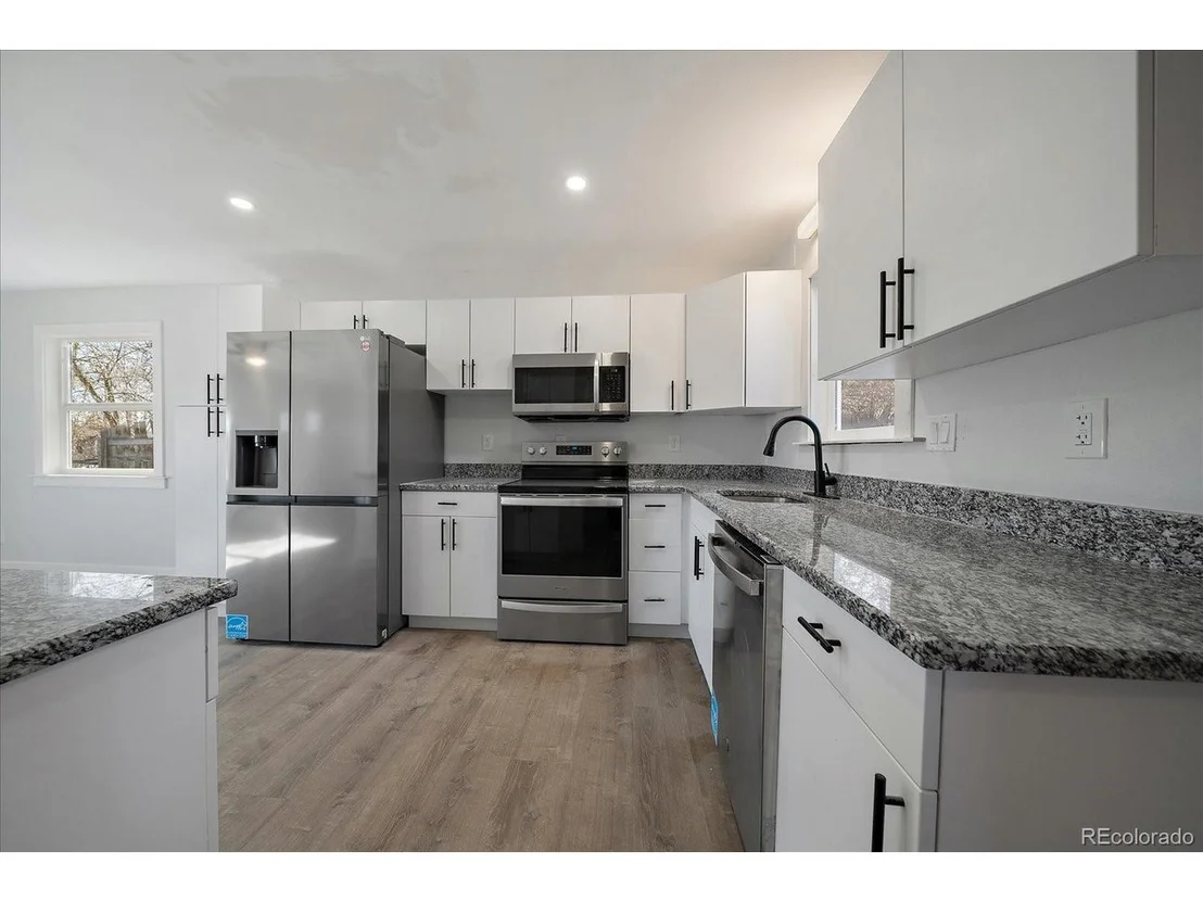 Photo of 995 Secrest St
