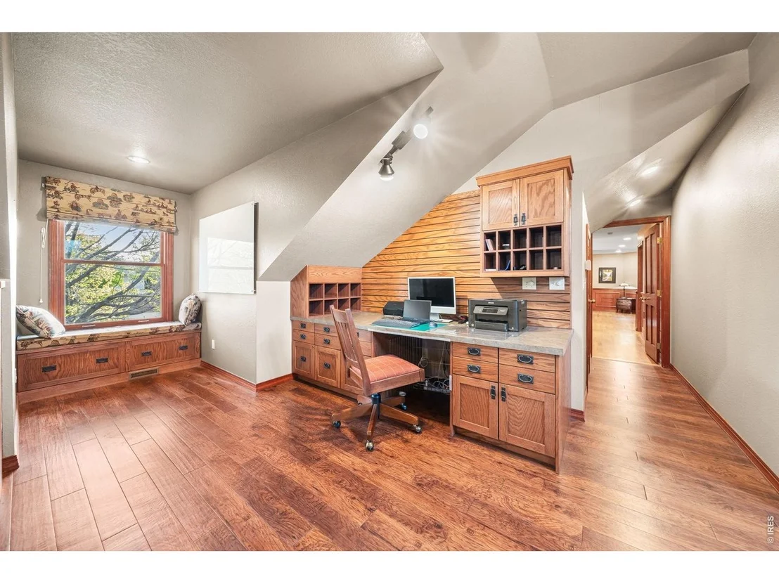 Photo of 2900 Spring Mountain Dr