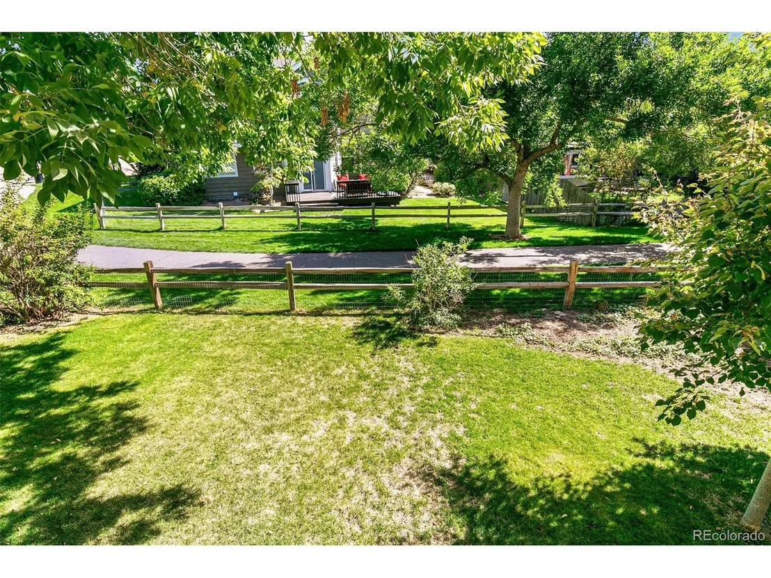 Photo of 9528 La Quinta Dr