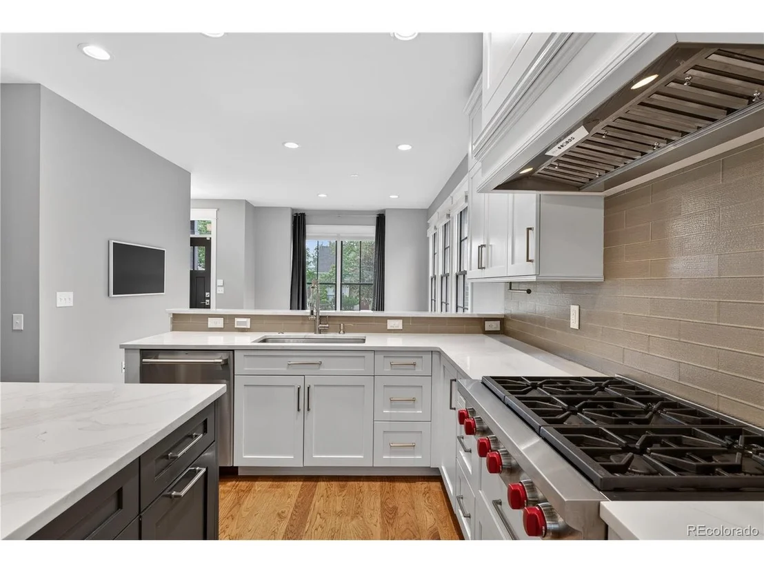 Photo of 3317 Bryant St