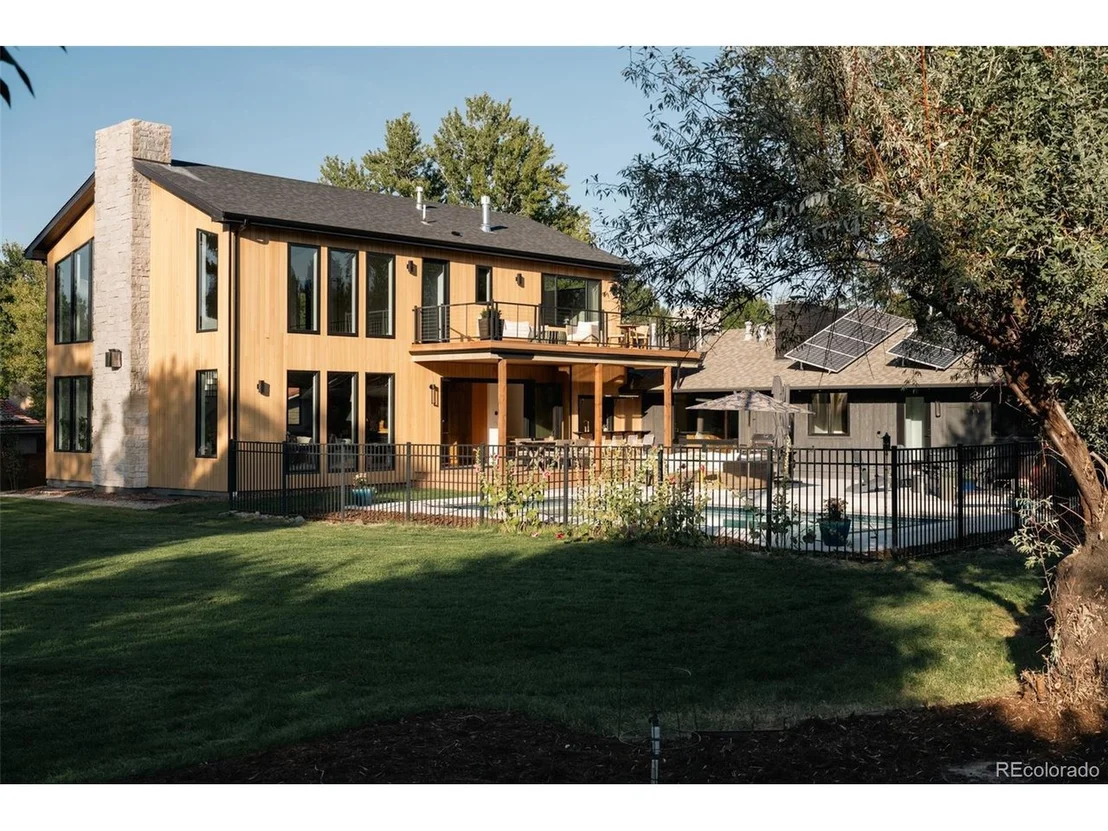 Photo of 2745 Deframe Rd
