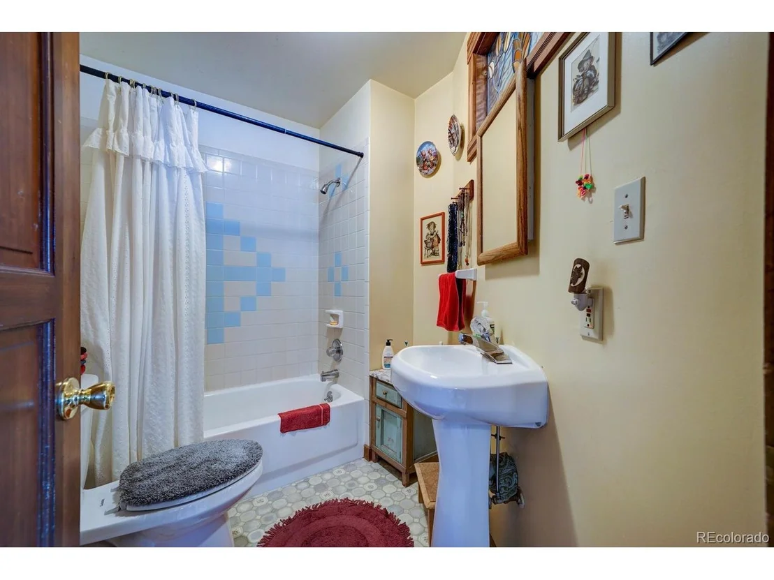 Photo of 6485 Divide Dr