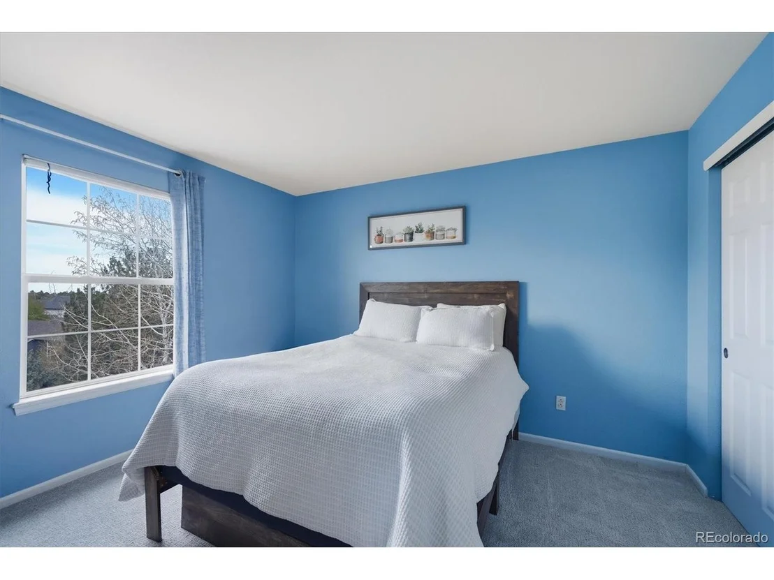 Photo of 379 Shoreham Cir