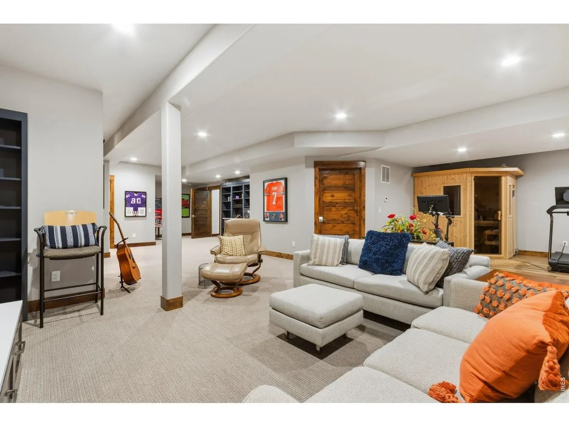 Photo of 5241 Hialeah Dr