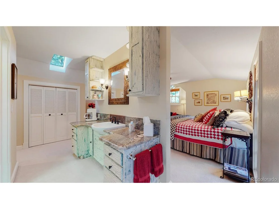 Photo of 424 Red Deer Rd