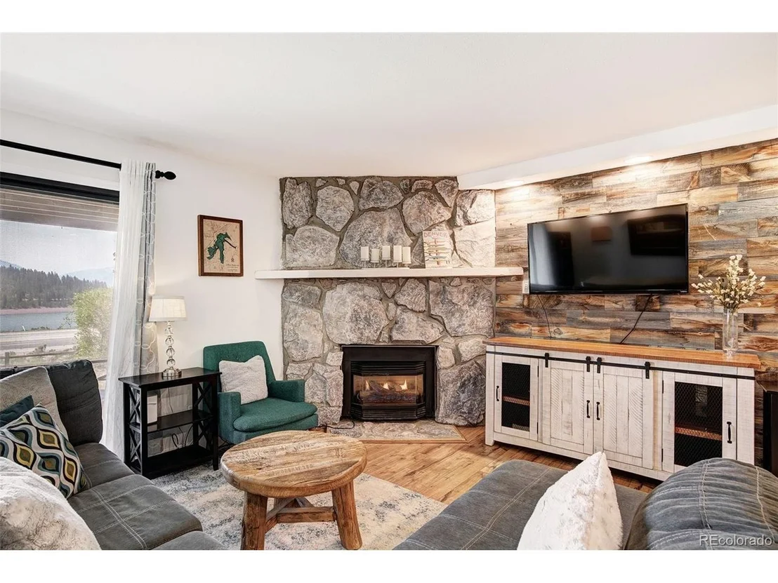 Photo of Unit B102 at 32 Corinthian Cir
