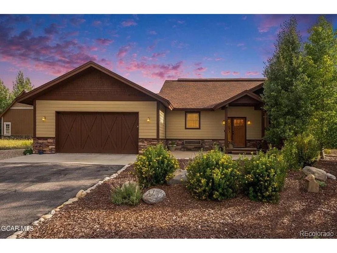 Photo of 809 Saddle Ridge Cir